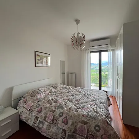 Vakantiehuis Maison Bellavista Serra deʼ Conti